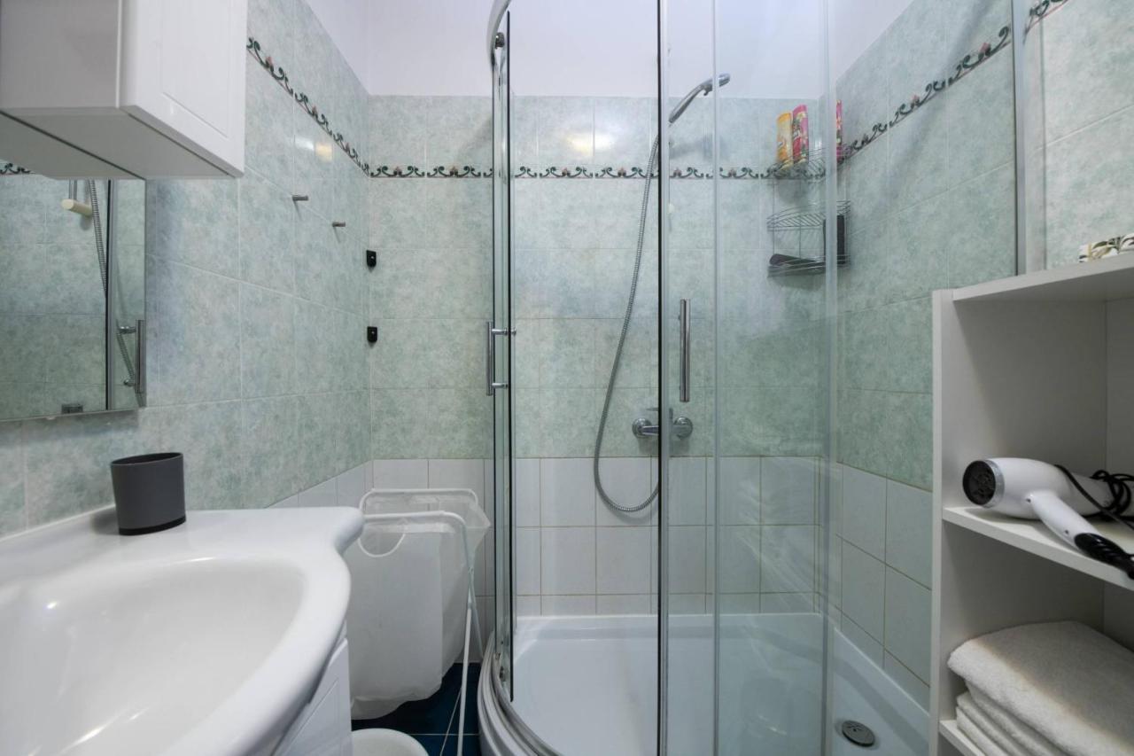 Apartment Josephine Ровин Екстериор снимка