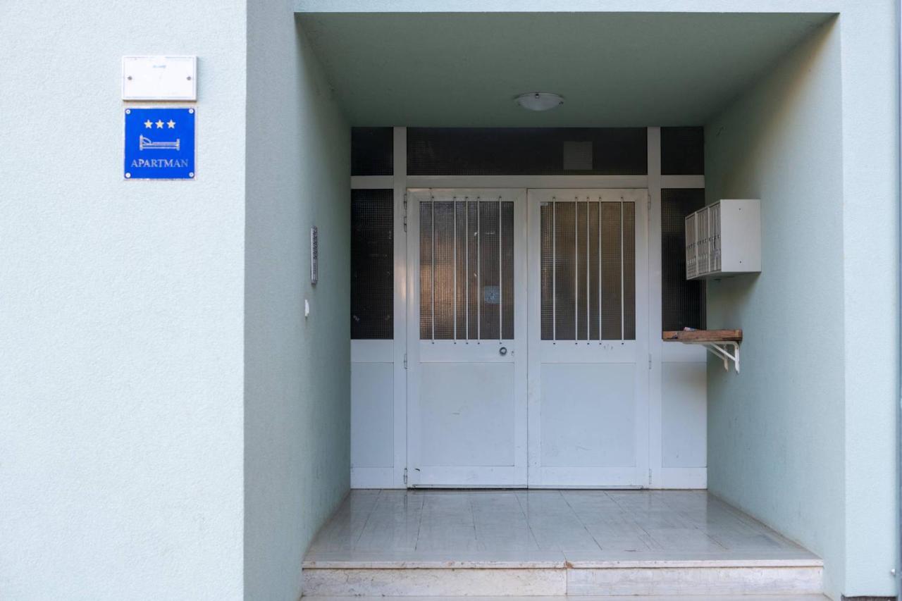 Apartment Josephine Ровин Екстериор снимка