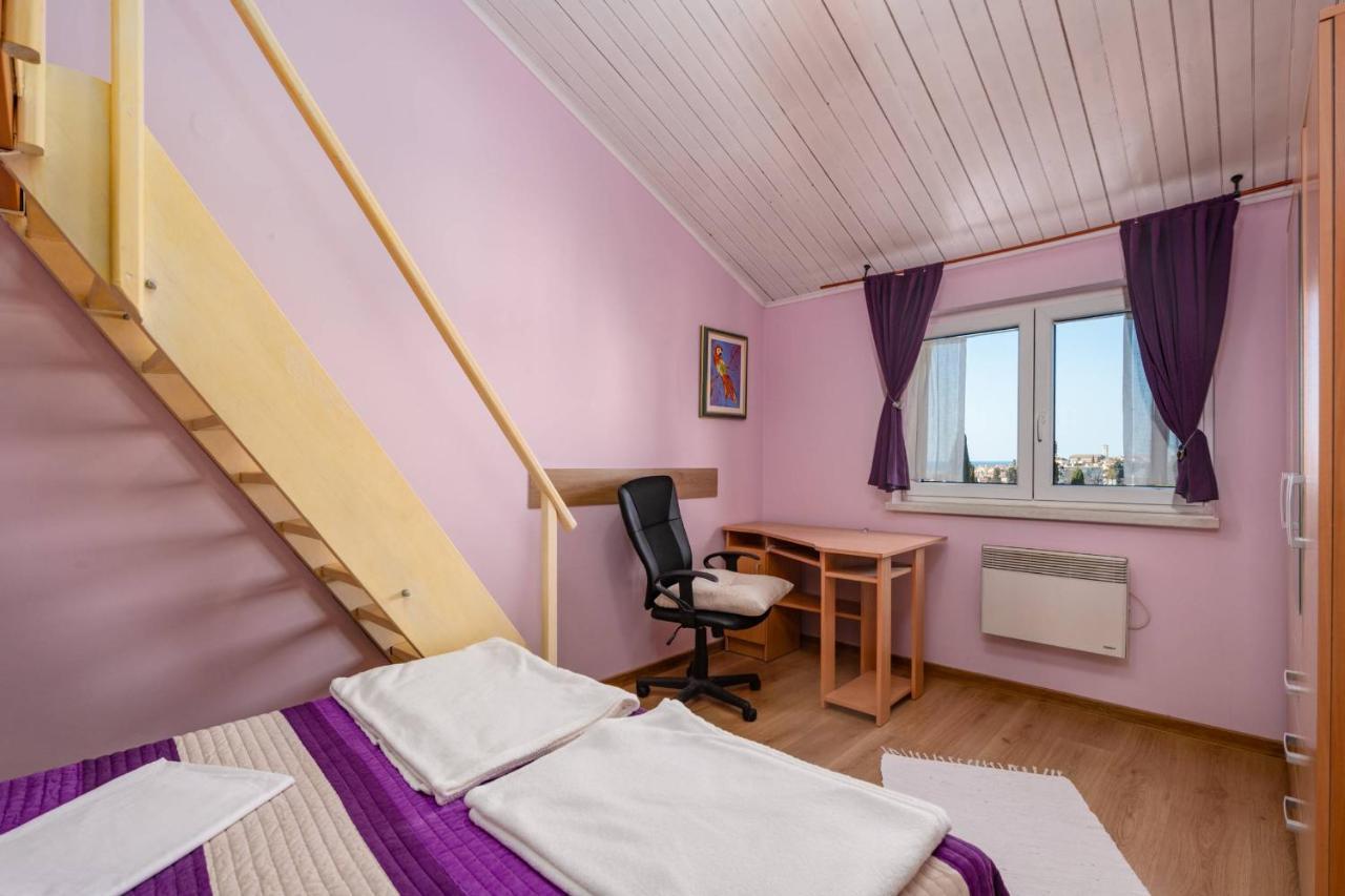 Apartment Josephine Ровин Екстериор снимка
